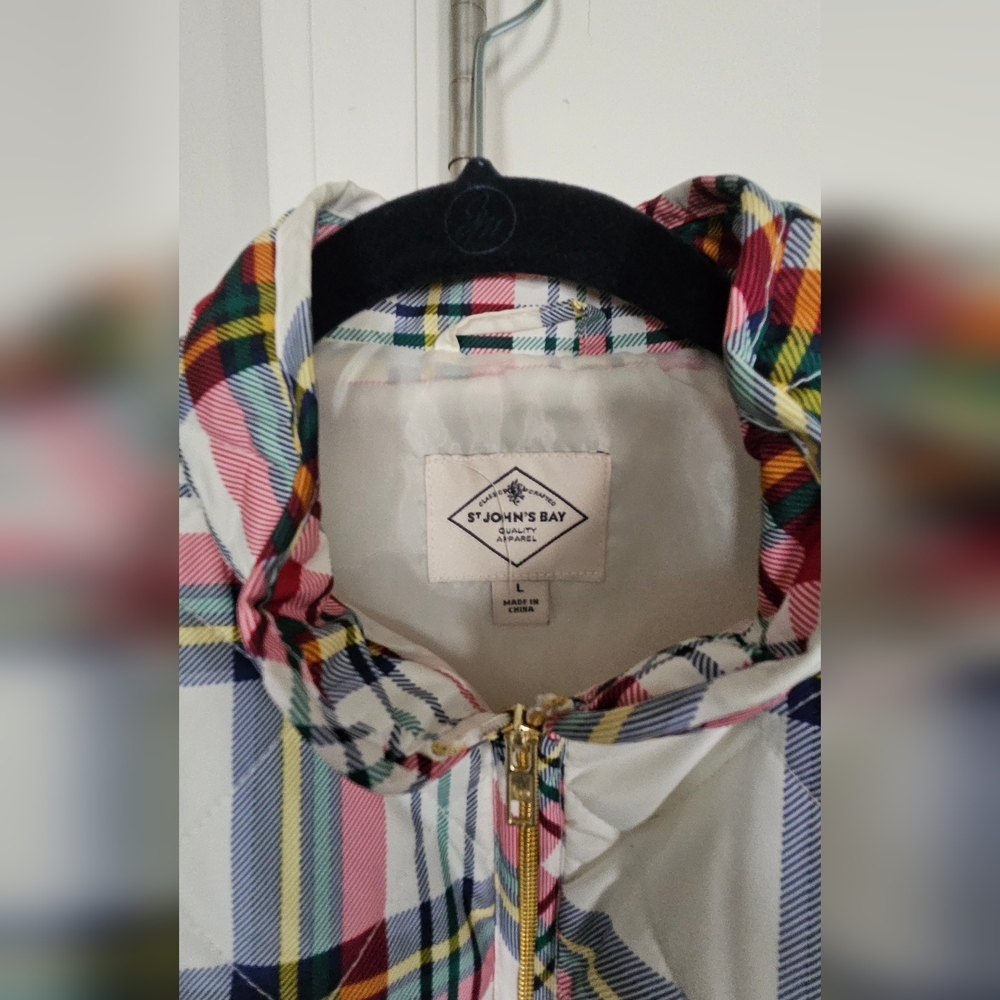 Multicolor Puffer Vest - Picture 4 of 6